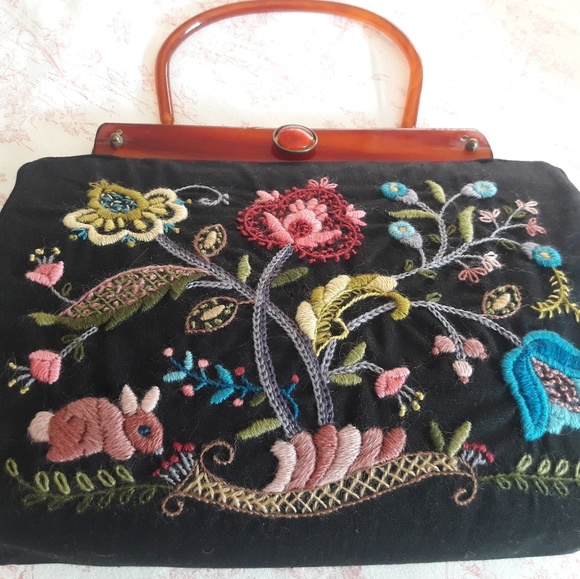 Vintage Handbags - RESERVED 10/31.VTG CARPET BAG WITH LUCITE ! BOHO